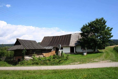 Старовинна лемківська хижа (хата) у Новиці